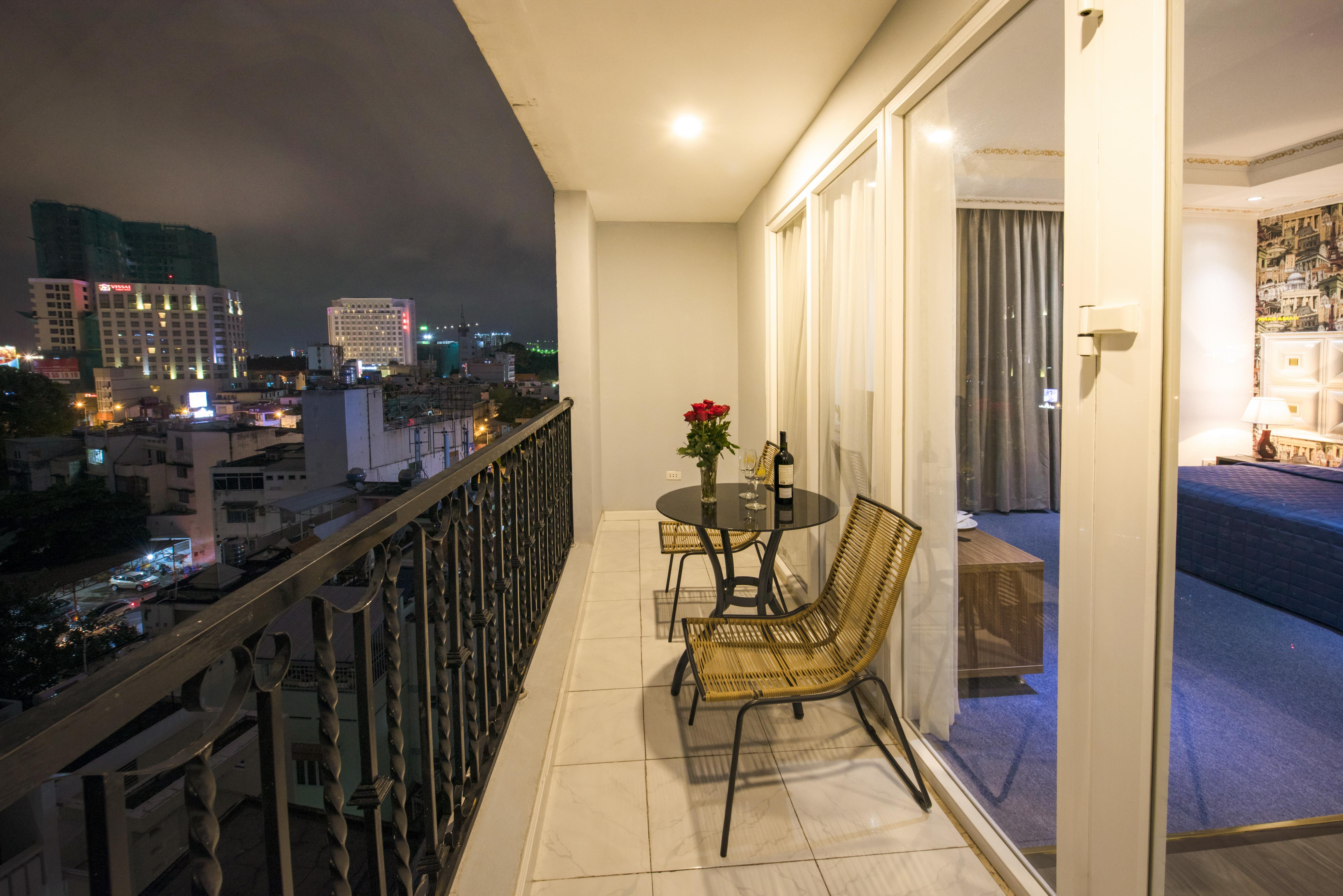 Golden Crown Hotel Ho Chi Minh City Exterior photo