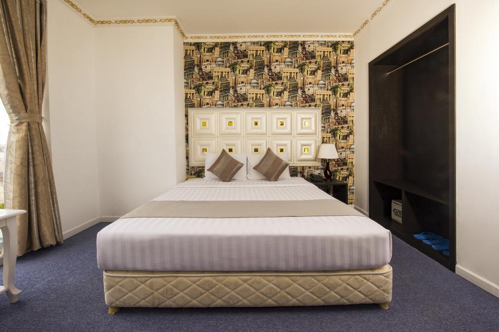 Golden Crown Hotel Ho Chi Minh City Exterior photo